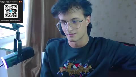 Snapshot of nuar_x chatting on March 15, 7:14 am Nuar X online show from March 15, 7:14 am