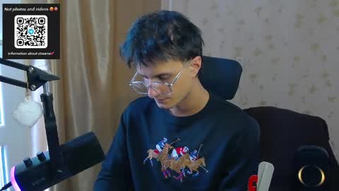 Snapshot of nuar_x chatting on April 4, 12:57 pm Nuar X online show from April 4, 12:57 pm