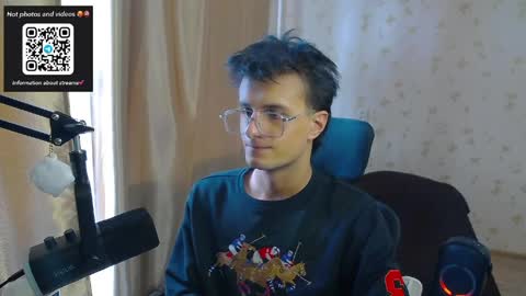 Snapshot of nuar_x chatting on April 5, 8:44 am Nuar X online show from April 5, 8:44 am