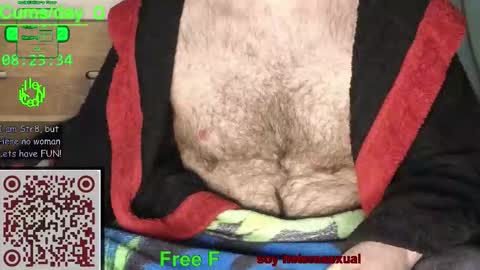 Snapshot of nudechiller chatting on February 8, 7:23 am Vinz... online show from February 8, 7:23 am