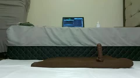 nude fucker 69 online show from December 20, 11:56 pm