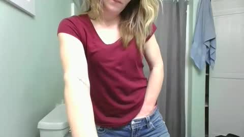 nudenene22 online show from April 3, 7:06 am