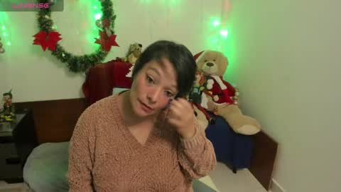 nuit_rose online show from January 4, 1:21 am