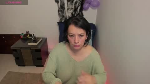 nuit_rose online show from November 4, 2:10 am