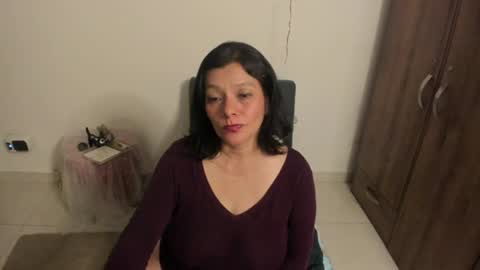 Snapshot of nuit_rose chatting on June 11, 2:53 am nuit_rose online show from June 11, 2:53 am