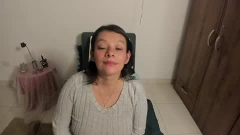 Snapshot of nuit_rose chatting on June 23, 3:37 am nuit_rose online show from June 23, 3:37 am