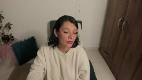 Snapshot of nuit_rose chatting on June 28, 1:11 am nuit_rose online show from June 28, 1:11 am