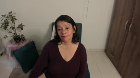 Snapshot of nuit_rose chatting on June 29, 11:43 am nuit_rose online show from June 29, 11:43 am