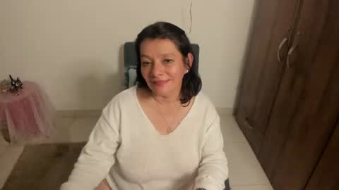 Snapshot of nuit_rose chatting on July 6, 4:31 am nuit_rose online show from July 6, 4:31 am