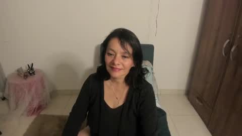 Snapshot of nuit_rose chatting on July 14, 2:05 am nuit_rose online show from July 14, 2:05 am
