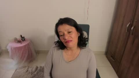 Snapshot of nuit_rose chatting on July 15, 11:48 am nuit_rose online show from July 15, 11:48 am