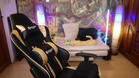 Snapshot of nurse_squirt chatting on May 10, 1:44 am Claudia online show from May 10, 1:44 am
