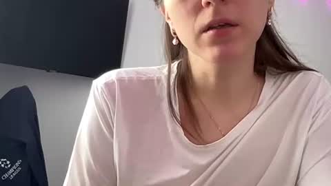 Snapshot of nursedoll chatting on December 21, 6:20 am Ema online show from December 21, 6:20 am