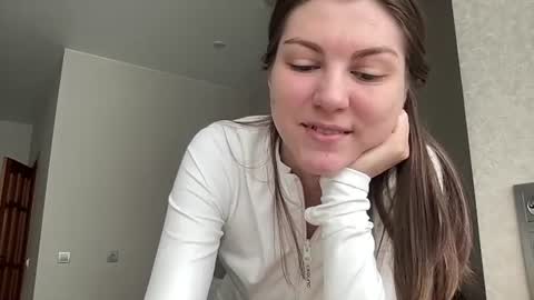 Snapshot of nursedoll chatting on April 5, 11:18 am Ema online show from April 5, 11:18 am