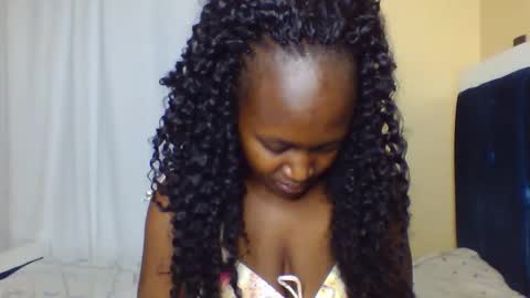 Snapshot of nutgal_ chatting on October 29, 10:39 am nutgal online show from October 29, 10:39 am