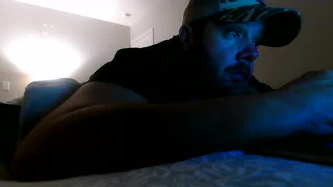 nuttincowboy727272 online show from February 18, 2:40 am