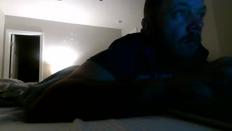 nuttincowboy727272 online show from May 3, 3:12 am