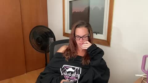 Snapshot of nxtdoornikki chatting on September 27, 11:43 pm NxtDoorNikki online show from September 27, 11:43 pm