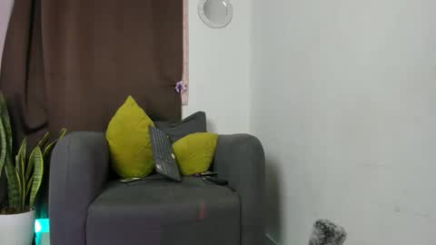 Nia online show from May 6, 12:41 am