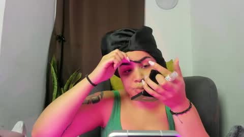 Snapshot of nyalgasai1 chatting on May 24, 12:37 am Nia online show from May 24, 12:37 am