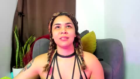 Snapshot of nyalgasai1 chatting on May 28, 3:04 am Nia online show from May 28, 3:04 am
