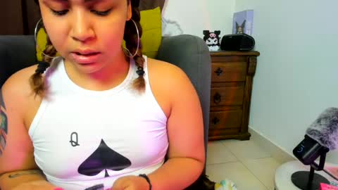 Snapshot of nyalgasai1 chatting on August 4, 12:47 am Nia online show from August 4, 12:47 am