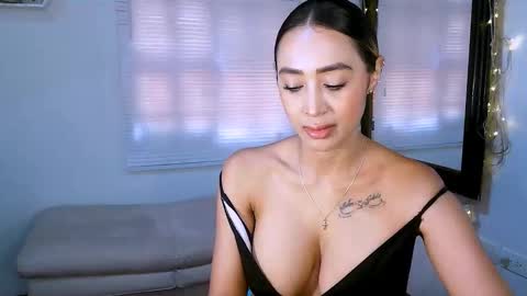 Nycole online show from September 15, 5:02 pm