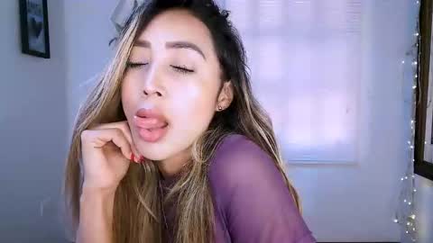 Nycole online show from September 18, 3:03 pm