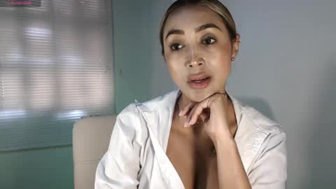 Nycole online show from May 11, 4:04 pm