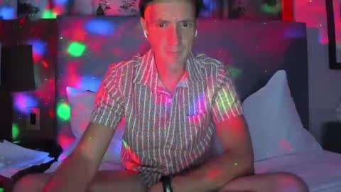 Snapshot of nyhudsonvalleyfun chatting on September 19, 2:57 am HudsonValleyNYfun online show from September 19, 2:57 am