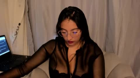 Snapshot of nykhor_paul chatting on February 5, 2:33 pm Vanessa online show from February 5, 2:33 pm