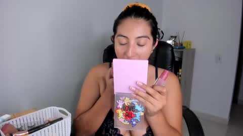 Snapshot of nykhor_paul chatting on March 15, 1:55 am Vanessa online show from March 15, 1:55 am