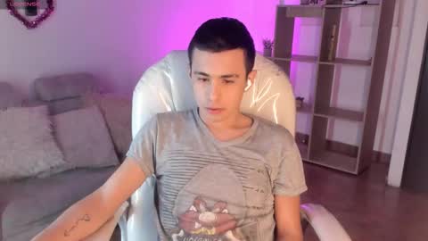 Snapshot of nyko_ds chatting on February 15, 7:51 am nyko_ds online show from February 15, 7:51 am
