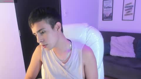 Snapshot of nyko_ds chatting on June 2, 8:00 pm nyko_ds online show from June 2, 8:00 pm