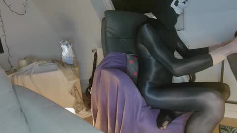 Nyl0nnickb0y online show from February 13, 9:55 pm