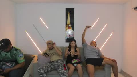 nympho_nathy_sophi online show from February 6, 1:25 pm