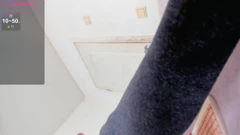 Snapshot of nymphobabee chatting on March 13, 1:34 am crystal 3 online show from March 13, 1:34 am