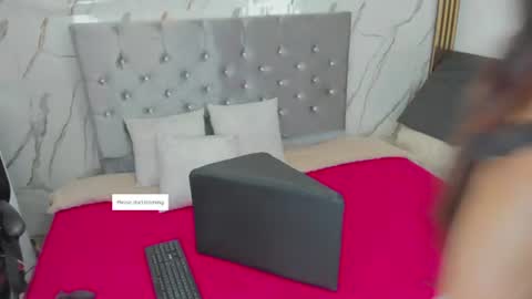 Snapshot of nymphomania9599 chatting on June 20, 7:05 pm xionela gates online show from June 20, 7:05 pm