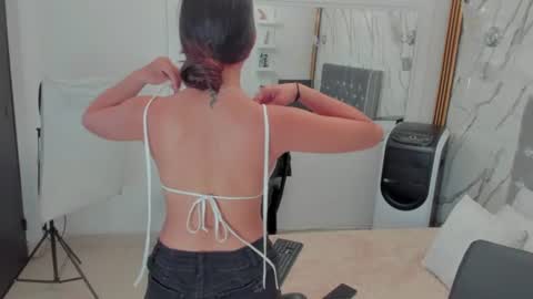 Snapshot of nymphomania9599 chatting on June 28, 7:09 pm xionela gates online show from June 28, 7:09 pm