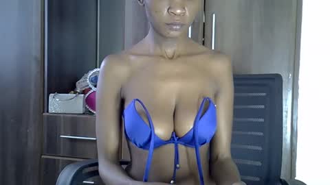 Snapshot of nyverra chatting on May 19, 6:09 am nyverra online show from May 19, 6:09 am