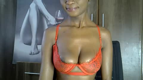 Snapshot of nyverra chatting on June 1, 6:37 am nyverra online show from June 1, 6:37 am