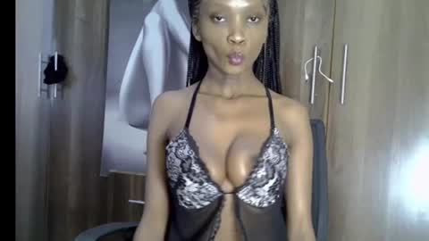 Snapshot of nyverra chatting on July 14, 8:08 am nyverra online show from July 14, 8:08 am
