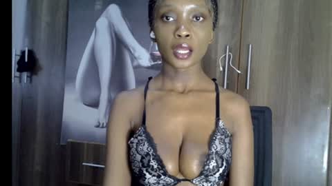 Snapshot of nyverra chatting on July 14, 10:32 am nyverra online show from July 14, 10:32 am