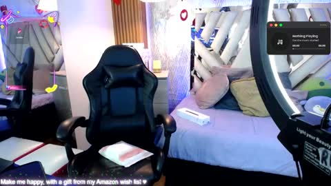 Snapshot of nyx_andria chatting on May 5, 2:41 am Alex . online show from May 5, 2:41 am