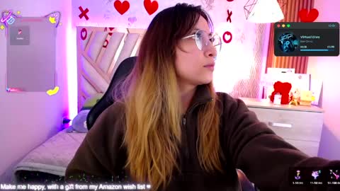 Snapshot of nyx_andria chatting on May 16, 3:03 am Alex . online show from May 16, 3:03 am