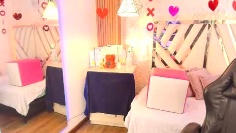 Snapshot of nyx_andria chatting on May 31, 3:47 am Alex . online show from May 31, 3:47 am