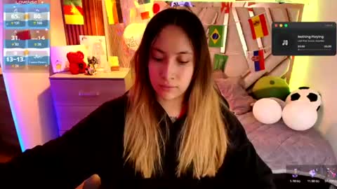 Snapshot of nyx_andria chatting on June 18, 3:18 am Alex . online show from June 18, 3:18 am