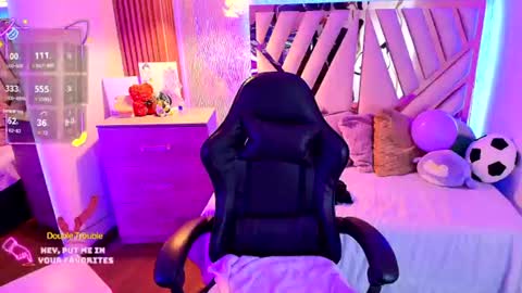 Snapshot of nyx_andria chatting on July 30, 2:43 am Alex . online show from July 30, 2:43 am