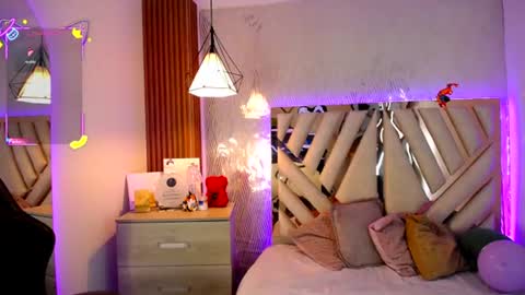 Snapshot of nyx_andria chatting on August 2, 4:33 am Alex . online show from August 2, 4:33 am