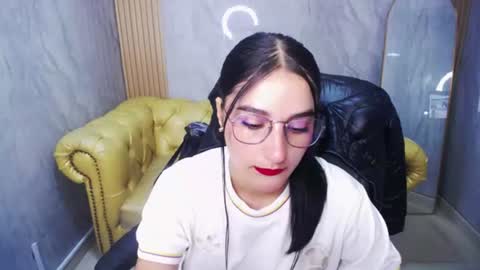 Snapshot of nyx_kitty_a chatting on June 13, 12:58 pm Nia online show from June 13, 12:58 pm